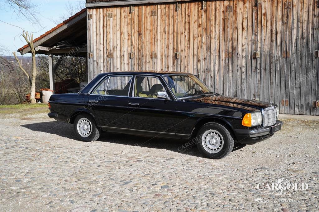 Cargold - Mercedes 200 D / W123 - erst 21.987 km! Schiebedach  - Bild 17